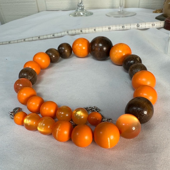 Chunky orange and wooden bead necklace - Picture 7 of 8